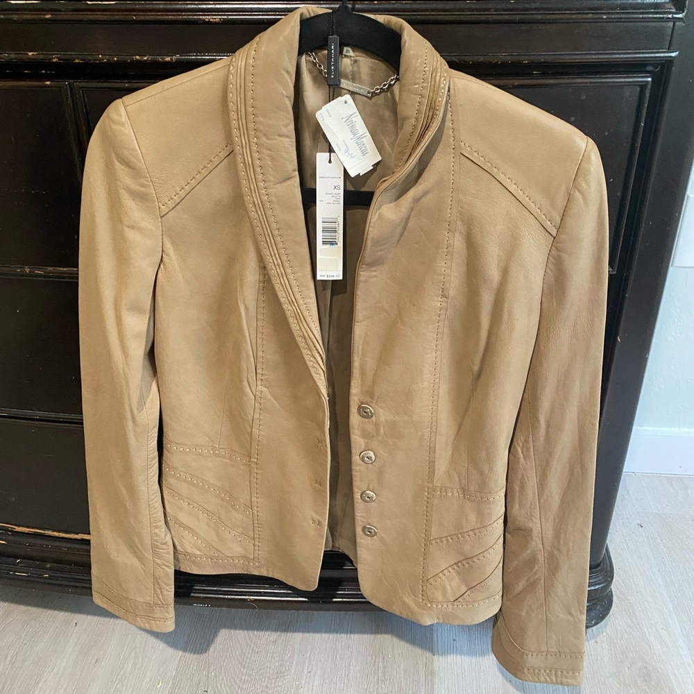 Elie Tahari Tan Blazer Modern Minimalist Design